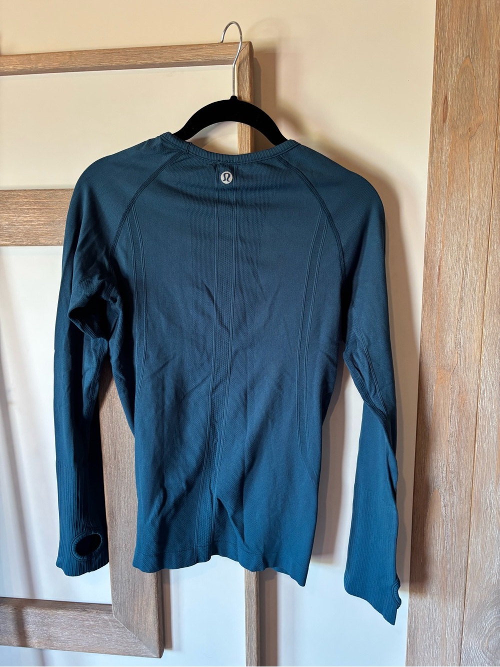 Lululemon long sleeve workout shirt medium - Picture 2 of 4